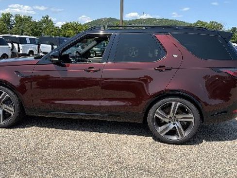 Used 2026 Land Rover Discovery Limited Edition AWD/4WD image 3