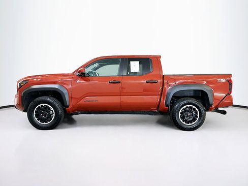 Used 2025 Toyota Tacoma TRD Off-Road image 4