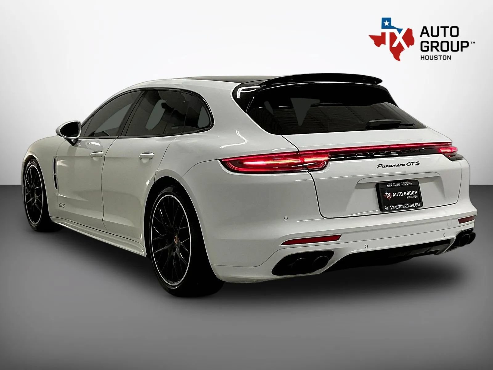 Used 2020 Porsche Panamera GTS AWD/4WD image 4