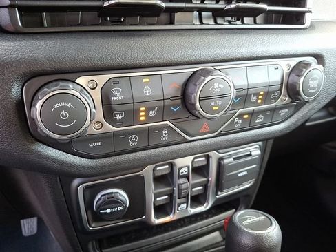 New 2026 Jeep Gladiator Sport AWD/4WD image 14