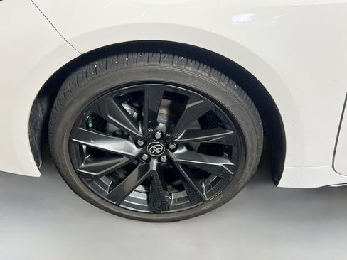 Used 2024 Toyota Corolla SE w/ SE Premium Package FWD image 13