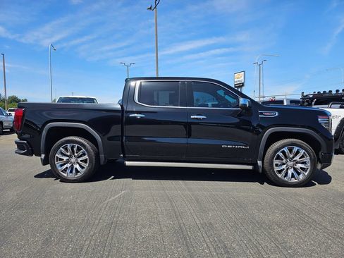 Used 2023 GMC Sierra 1500 Denali w/ Denali Reserve Package AWD/4WD image 2