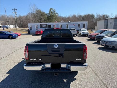 Used 2012 Nissan Frontier SV w/ Sport Appearance Pkg image 8