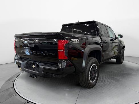 Used 2024 Toyota Tacoma TRD Off-Road image 5