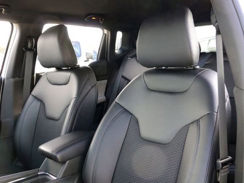 New 2026 Jeep Compass Latitude image 10