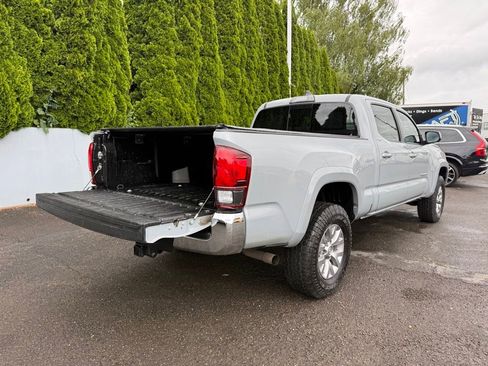Used 2019 Toyota Tacoma SR5 AWD/4WD image 11