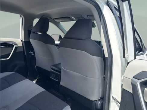 Used 2020 Toyota RAV4 XLE FWD image 24