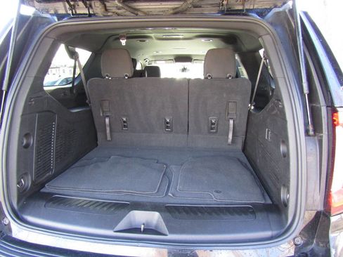 Used 2022 GMC Yukon XL SLE image 26