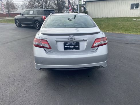 Used 2011 Toyota Camry image 6
