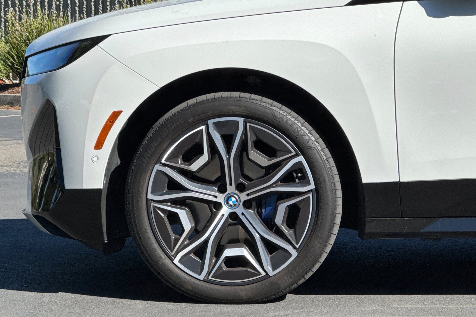 Certified 2024 BMW iX xDrive50 w/ Sport Package AWD/4WD image 39
