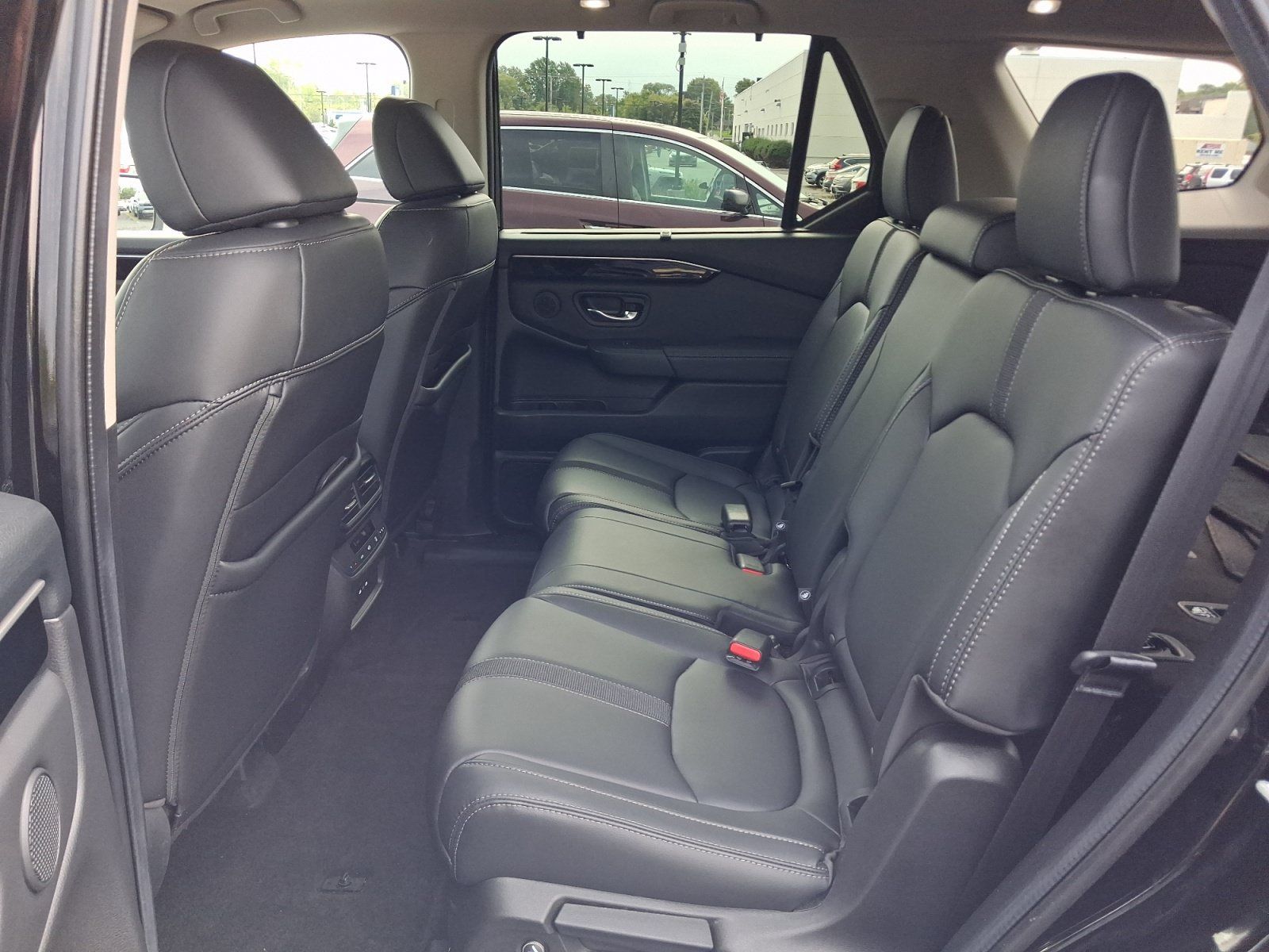 Used 2024 Honda Pilot Touring image 18