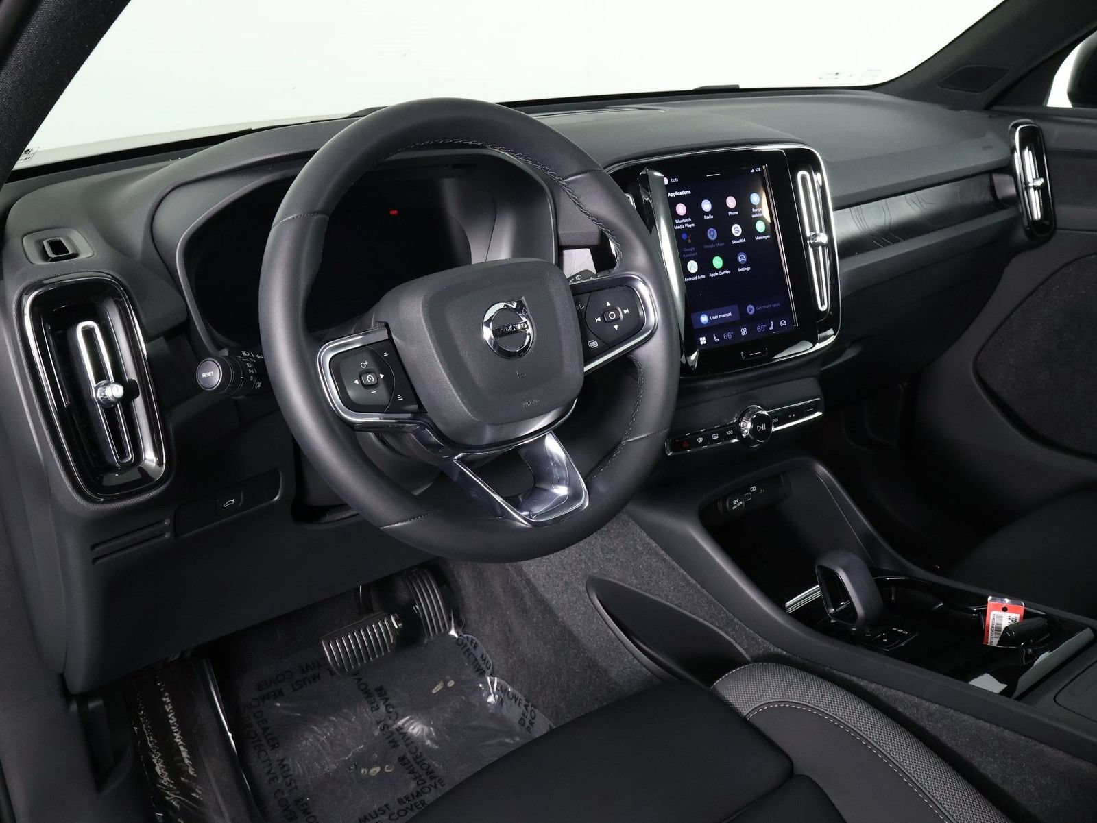 Certified 2023 Volvo XC40 Recharge Core w/ Protection Package Premier AWD/4WD image 14