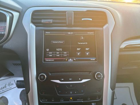 Used 2015 Ford Fusion SE w/ Equipment Group 202A image 21