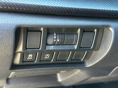 Certified 2021 Subaru Crosstrek 2.0i image 17