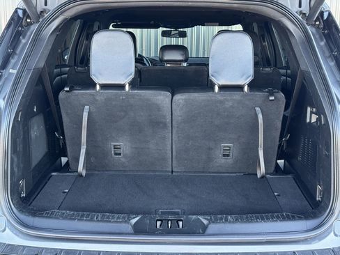 Used 2022 Ford Explorer ST-Line w/ Class IV Trailer Tow Package image 9