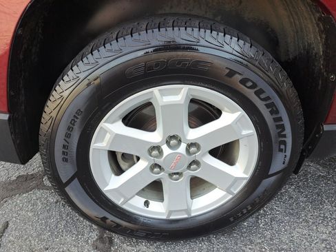 Used 2015 GMC Acadia SLE FWD image 18