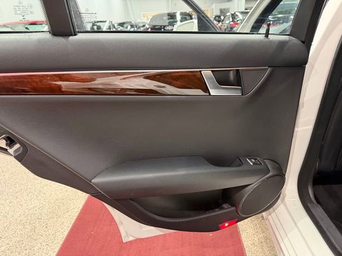 Used 2014 Mercedes-Benz C 300 4MATIC Sedan image 27