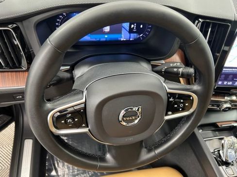 Used 2023 Volvo XC60 B5 Ultimate w/ Climate Package AWD/4WD image 20