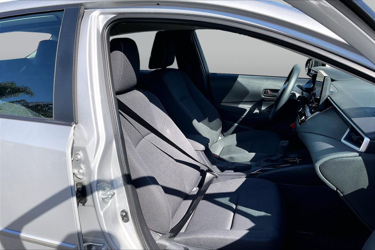Used 2024 Toyota Corolla LE FWD image 8