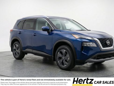 Used 2025 Nissan Rogue SV image 1
