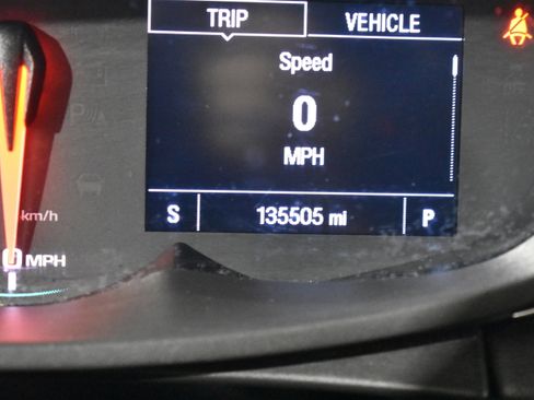 Used 2020 Chevrolet Trax LT w/ Sun & Sound Package image 35