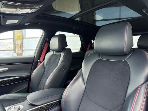 Used 2022 Genesis GV70 3.5T Sport w/ Sport Prestige Package image 10