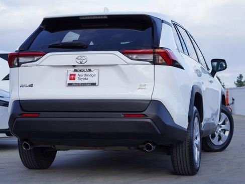 Certified 2024 Toyota RAV4 LE AWD/4WD image 7