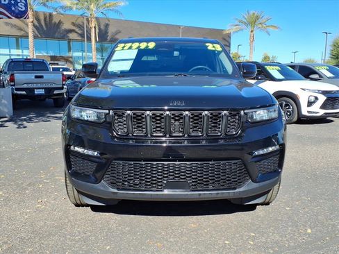 Used 2023 Jeep Grand Cherokee Limited w/ Black Appearance Package image 2