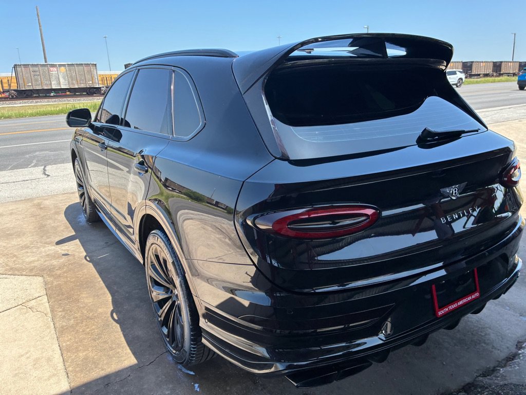 Used 2021 Bentley Bentayga AWD/4WD image 18