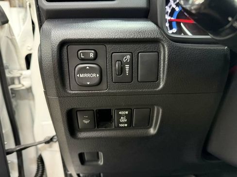 Used 2016 Toyota 4Runner SR5 Premium AWD/4WD image 17