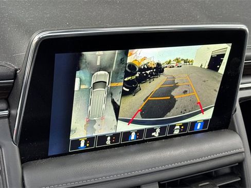 Used 2022 Chevrolet Tahoe Z71 w/ Luxury Package image 20