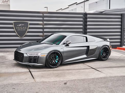 Used 2017 Audi R8 V10 plus AWD/4WD image 5