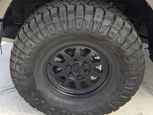 Used 2025 Ford F150 Raptor image 7