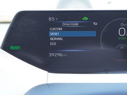 Used 2024 Toyota Prius LE FWD image 34