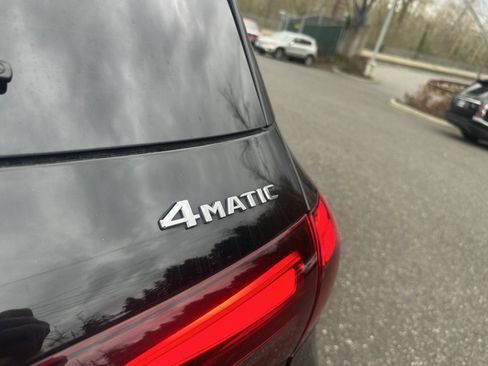 Used 2024 Mercedes-Benz GLE 350 4MATIC w/ AMG Line Exterior image 5