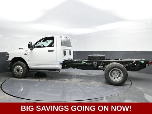 New 2026 RAM 3500 Tradesman w/ Chrome Appearance Group AWD/4WD image 4