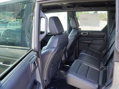 New 2025 Ford Bronco Badlands AWD/4WD image 11