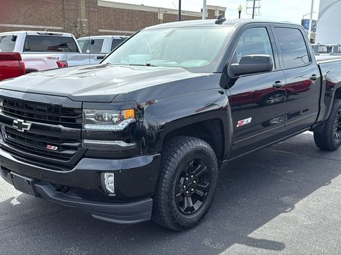 Used 2018 Chevrolet Silverado 1500 LTZ Z71 w/ Midnight Edition AWD/4WD image 3