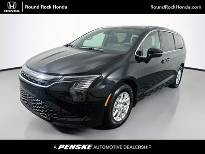 Used 2027 Chrysler Pacifica Select