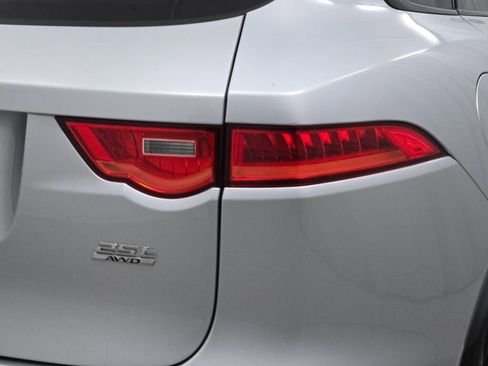 Used 2019 Jaguar F-PACE Premium image 13