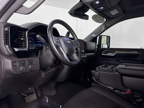 Used 2024 Chevrolet Silverado 2500 LT image 12