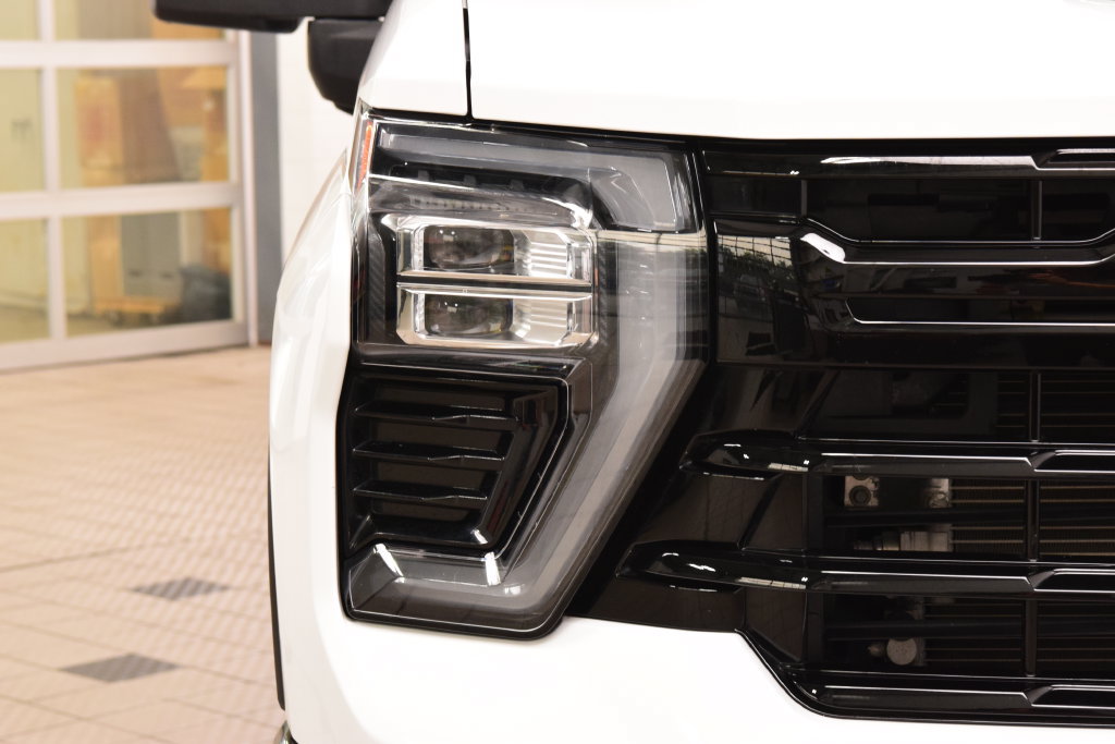 Used 2025 Chevrolet Silverado 2500 LTZ w/ LTZ Plus Package AWD/4WD image 11
