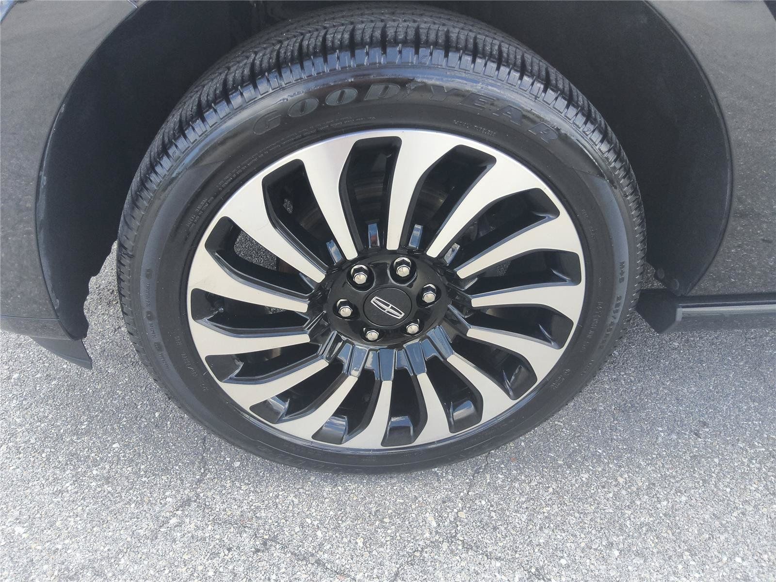 Certified 2024 Lincoln Navigator L Black Label AWD/4WD image 9