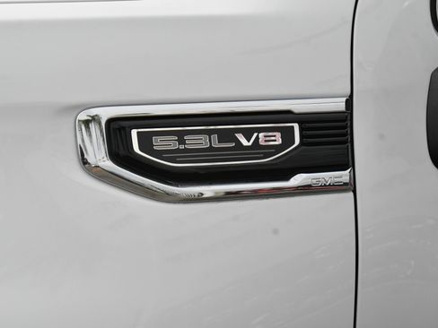 Used 2024 GMC Sierra 1500 SLT image 13