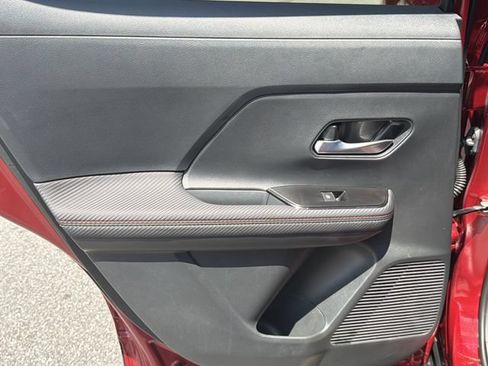 Certified 2025 Nissan Kicks SR FWD image 15