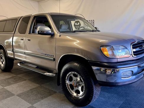 Used 2000 Toyota Tundra SR5 image 1