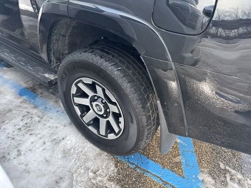 Used 2024 Toyota 4Runner TRD Off-Road Premium image 7