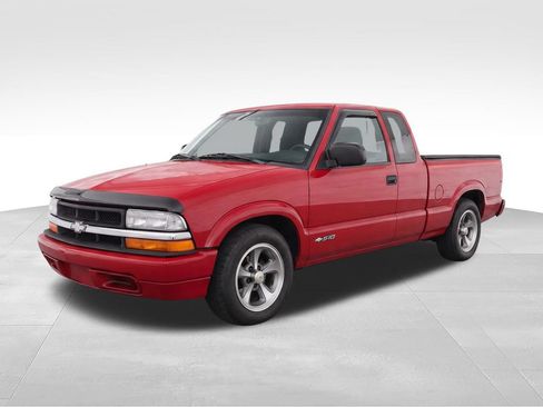 Used 2001 Chevrolet S10 Pickup LS w/ Preferred Equipment Group RWD image 3