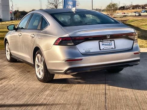 Certified 2025 Honda Accord LX image 5