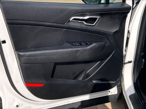 Used 2023 Kia Sportage LX image 27